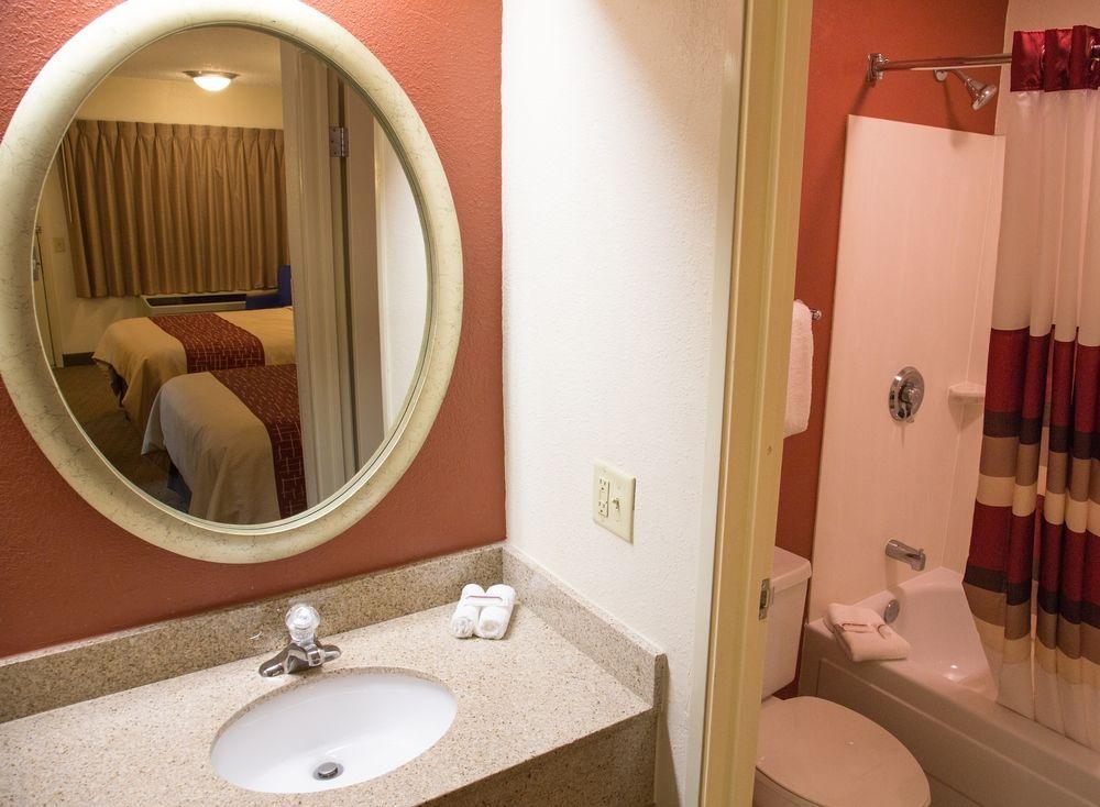 Red Roof Inn Elkhart Dış mekan fotoğraf